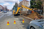 Устранение порыва на стальном водопроводе диаметром 100 мм по адресу ул. К.Кайсенова 61.