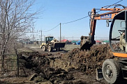 Устранение порыва водопровода диаметром 100 мм по адресу ул. Мустафы Шокай 25.